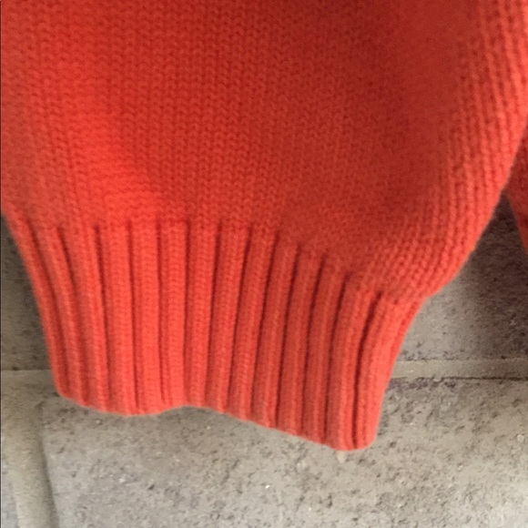 Vintage Tommy Hilfiger crest logo sweater - Picture 7 of 8